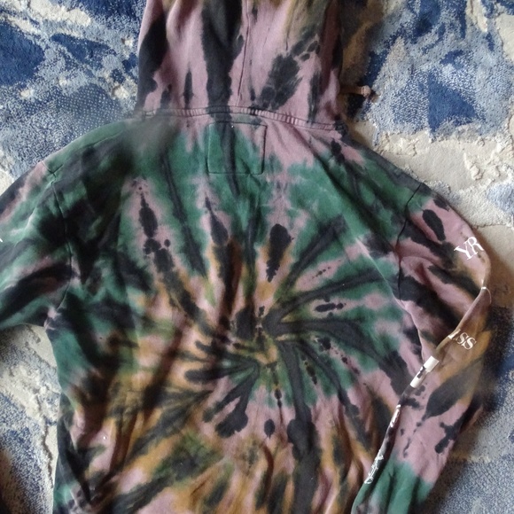 YOUNG AND RESTLESS TYE DIED SWEATSHIRT - Picture 3 of 3